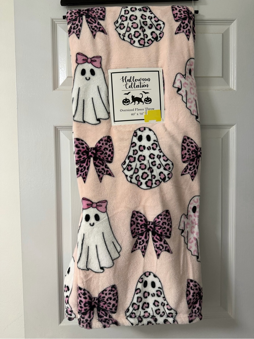 New Halloween Pink Ghost Leopard cheetah with bows Plush Throw Blanket viral